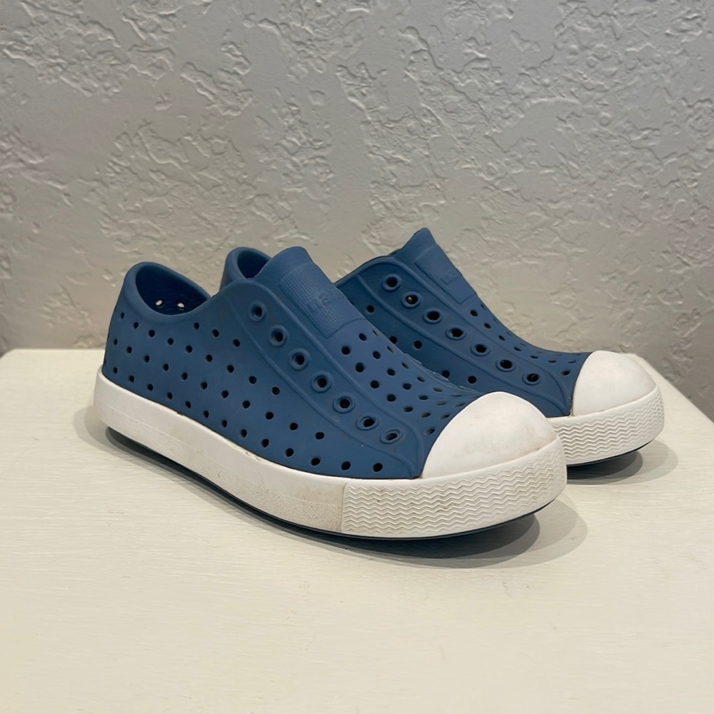 Jefferson Natives Vallarta Blue/ Shell White  size C13